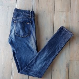 Juicy Conture jeans with beautiful buttons!